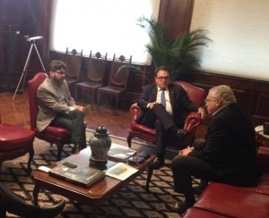 Gilson Lira e Vinicius Lummertz (Embratur) durante reunião com Paulo Protásio (ACRio)