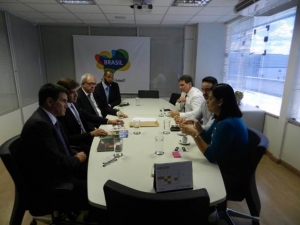 Prefeito André da Gama (esquerda) e equipe em visita à Embratur, em Brasília