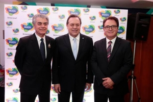 Ministro Alberto Alves (Brasil), ministro Gustavo Santos (Argentina) e presidente Vinicius Lummertz (Embratur)